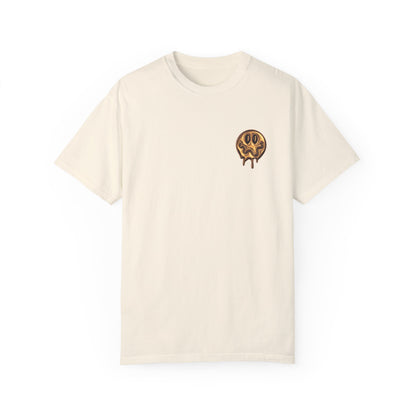 Casual Ivory T-Shirt w/ Text and Smile Face Graphic